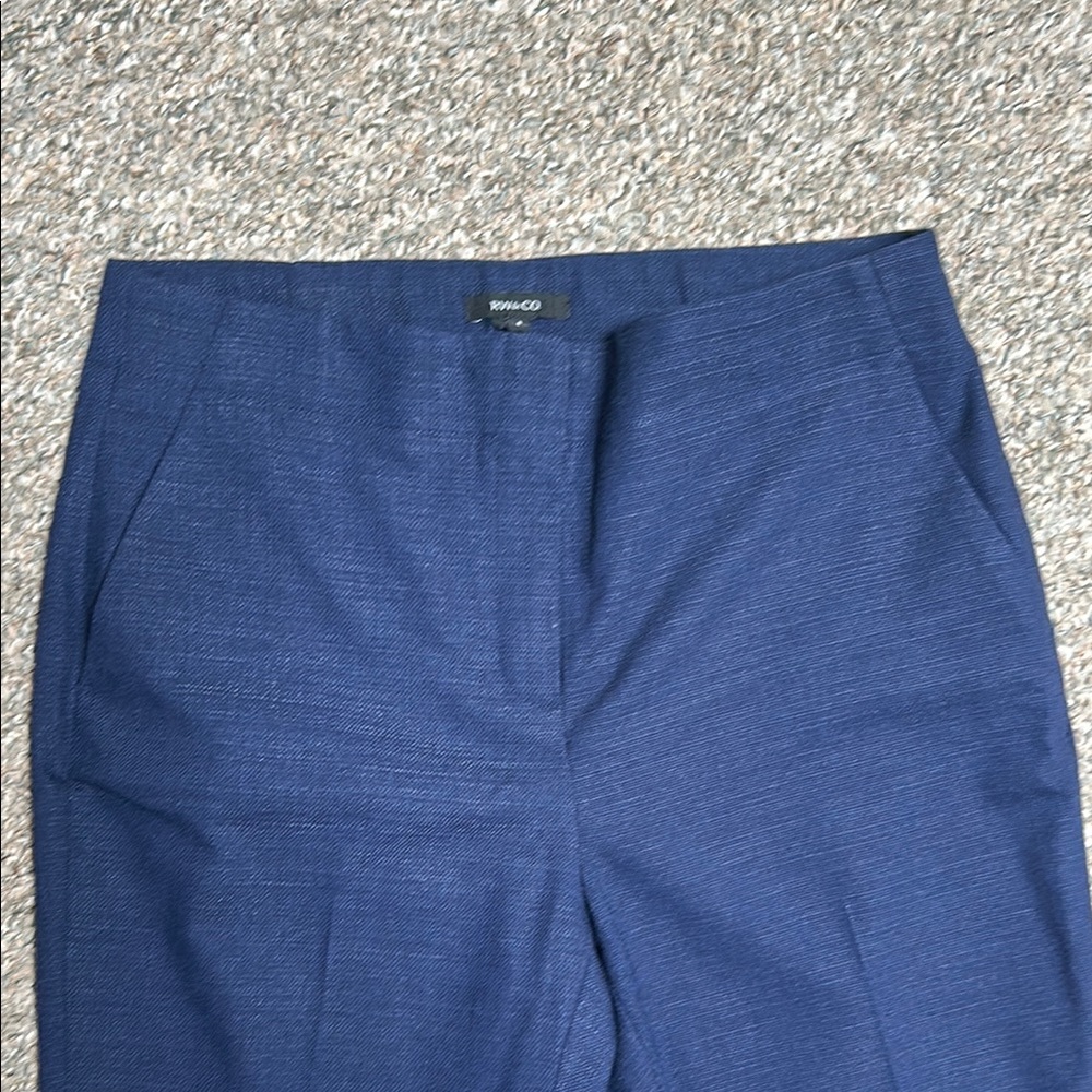 RW&CO. Women’s cropped  Blue dress pants